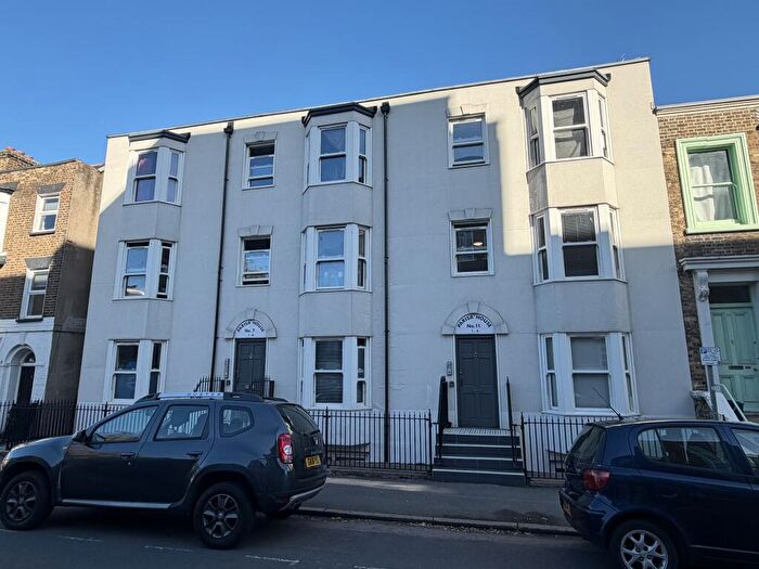 2 Bedroom Flat To Rent In Addington Road, Margate, CT9