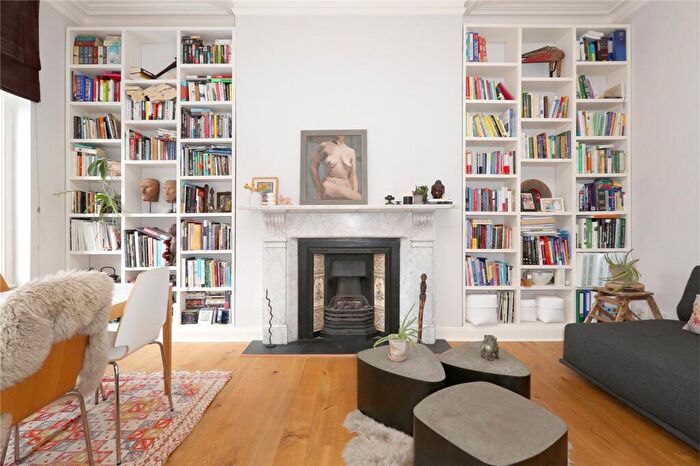 2 Bedroom Apartment To Rent In Willow Bridge Road, Canonbury, Highbury, Islington, London, N1