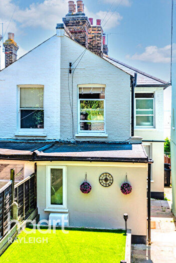 2 Bedroom Semi-Detached House To Rent In The Gardens, Leigh-On-Sea, SS9