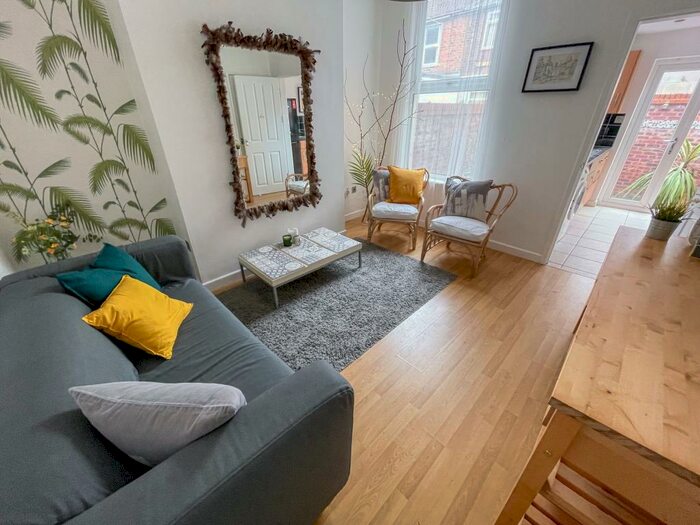 4 Bedroom Terraced House To Rent In Albany Road, L7