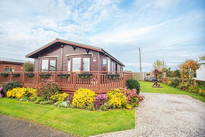 2 Bedroom Park Home For Sale In The Pines, Easington Caravan Park, HU12