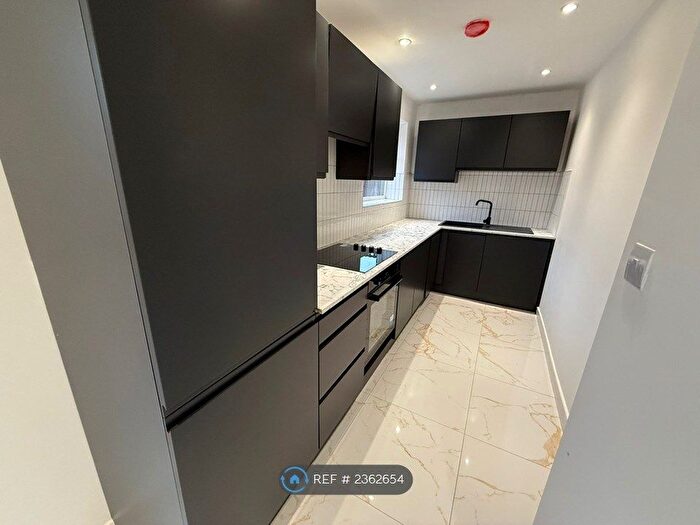 3 Bedroom Semi-Detached House To Rent In Hill Street, Liverpool, L8