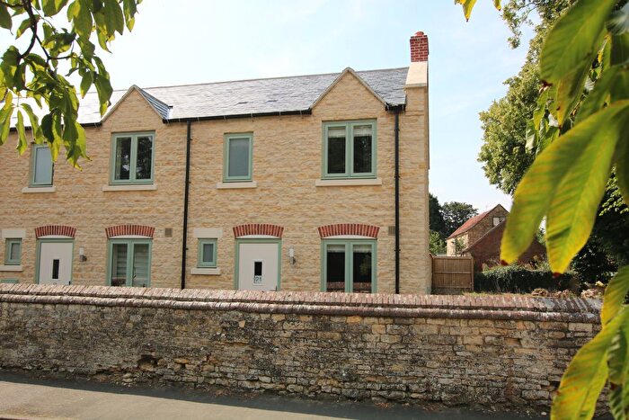 3 Bedroom Semi-Detached House For Sale In Main Road, Leadenham, LN5