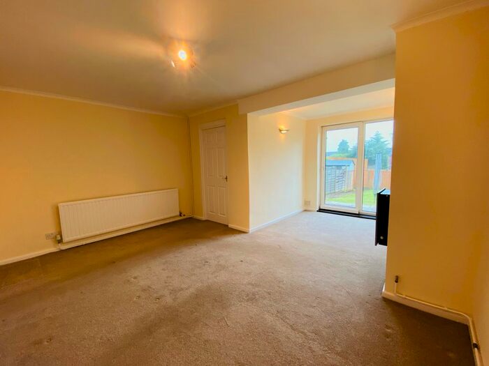 3 Bedroom Property To Rent In Pembroke Road, Stamford, PE9