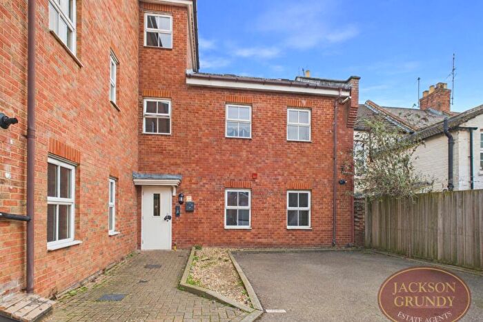 2 Bedroom Flat For Sale In St. Edmunds Road, Abington, NN1