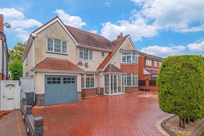 6 Bedroom Detached House For Sale In Green Road, Hall Green, Birmingham, B28