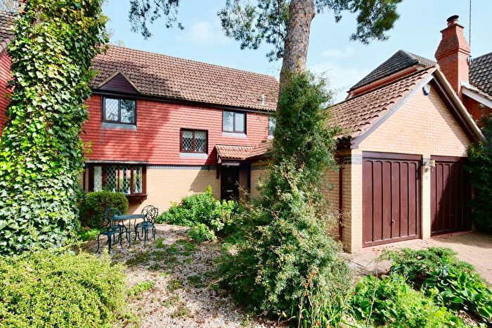 4 Bedroom Detached House For Sale In Manor Close, Brampton, PE28