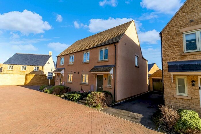 3 Bedroom Semi-Detached House For Sale In Daphne Jones Close, Fairford, Gloucestershire, GL7
