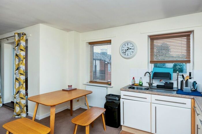 1 Bedroom Flat To Rent In Hever Gardens, Kingsnorth, Ashford, TN23