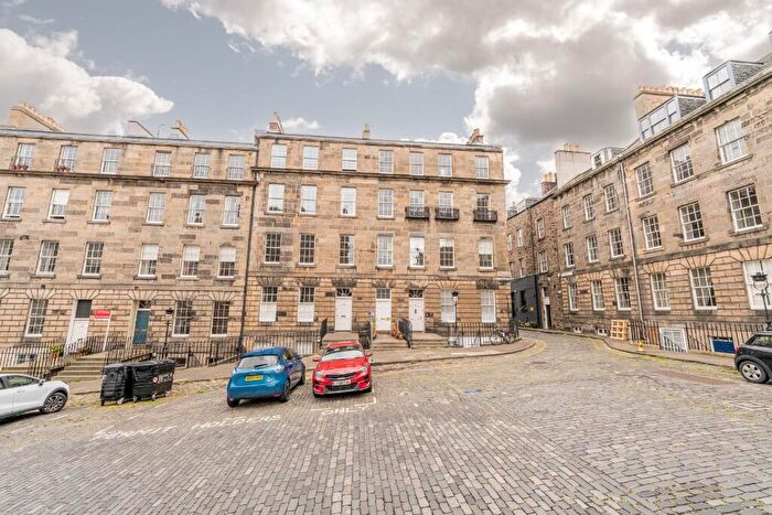 3 Bedroom Flat To Rent In Nelson Street, New Town, Edinburgh, EH3