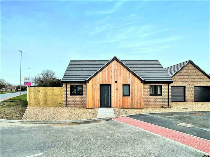 2 Bedroom Bungalow To Rent In Lynn Road, Wisbech, PE13