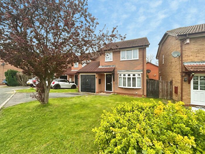 3 Bedroom Link Detached House For Sale In Westminster Gardens, Bedford, MK42