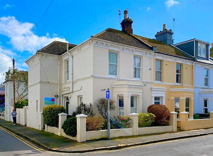 4 Bedroom Semi-Detached House For Sale In Hyde Road, Eastbourne, BN21