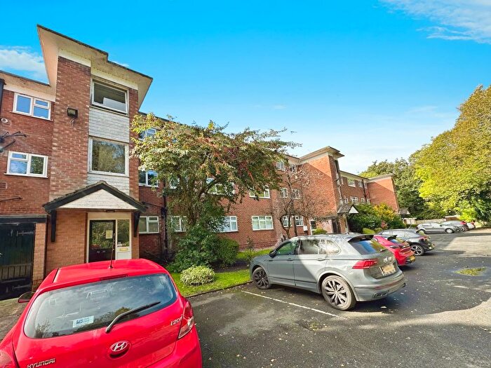2 Bedroom Flat For Sale In Palatine Road, Didsbury, Greater Manchester, M20