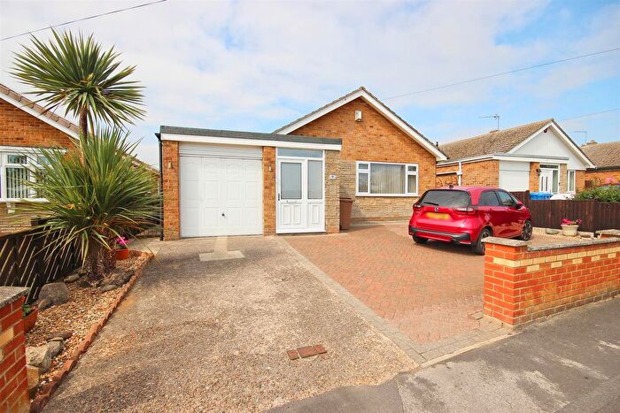 3 Bedroom Detached Bungalow For Sale In Draycott Avenue, Hornsea, HU18