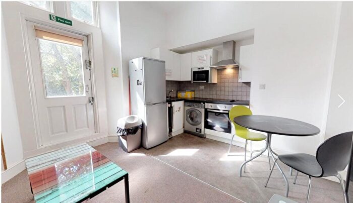 3 Bedroom Flat To Rent In Whitefield Terrace, Greenbank Road, Plymouth, Devon, PL4