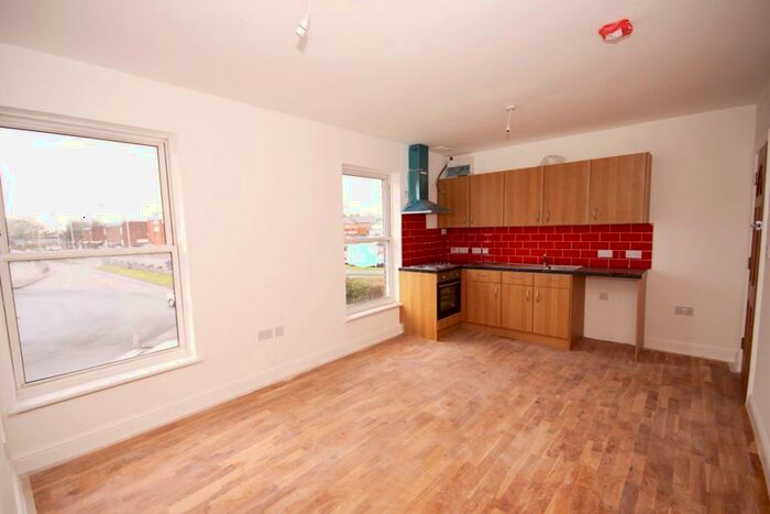 1 Bedroom Flat To Rent In Station Street, Sittingbourne, ME10