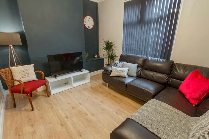 4 Bedroom Terraced House To Rent In Molyneux Road, L6