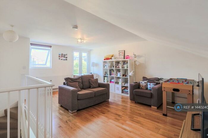 1 Bedroom Flat To Rent In Brook Drive, London, SE11