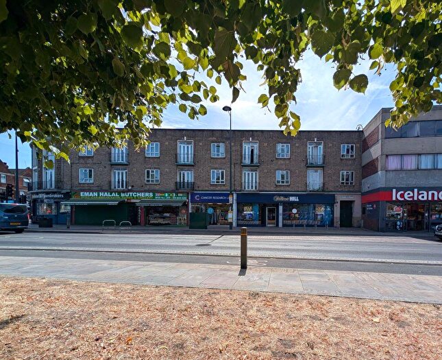 2 Bedroom Flat For Sale In Fairgreen Court, London Road, Mitcham, CR4
