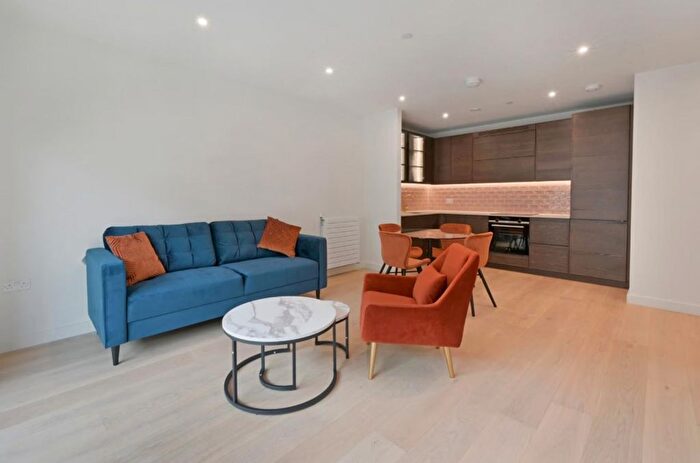 2 Bedroom Flat To Rent In Mill Building, Riverscape, E16