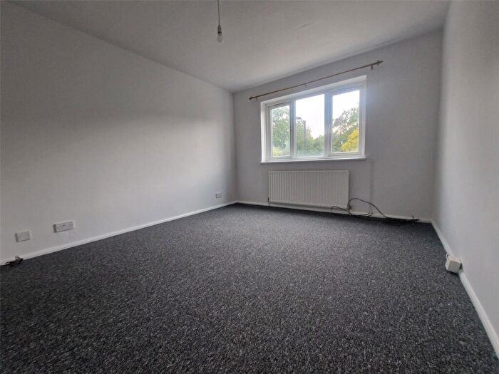 1 Bedroom Apartment To Rent In Cockfosters Road, Cockfosters, Barnet, London, EN4
