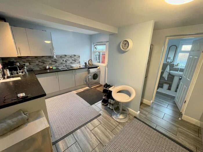 3 Bedroom Terraced House To Rent In Rodbourne Road, Ferndale, SN2