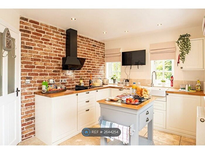4 Bedroom Detached House To Rent In Front Street, Langtoft, Driffield, YO25