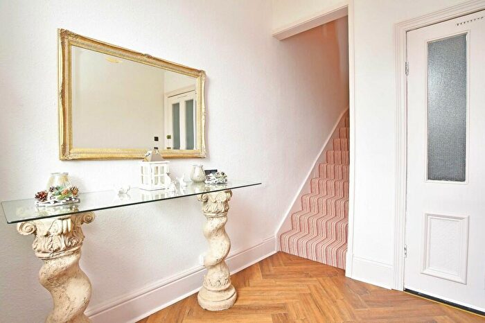 2 Bedroom Apartment To Rent In Lancaster Road, Harrogate, HG2