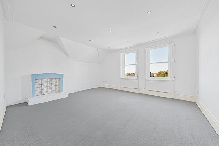 2 Bedroom Flat To Rent In Frognal, Hampstead, NW3
