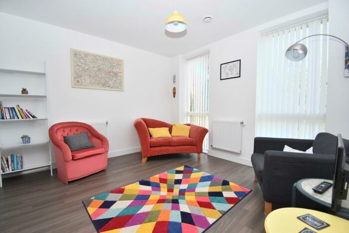 1 Bedroom Flat To Rent In Adenmore Road Catford, SE6