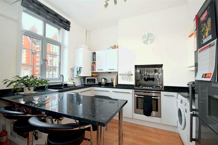 1 Bedroom Flat To Rent In York Street, Twickenham, TW1