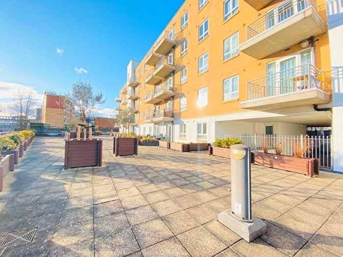 1 Bedroom Flat To Rent In Granite Apartments, Windmill Lane, Stratford, Bow, London, E15
