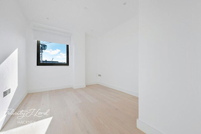 3 Bedroom Apartment To Rent In Trego Road, London, E9