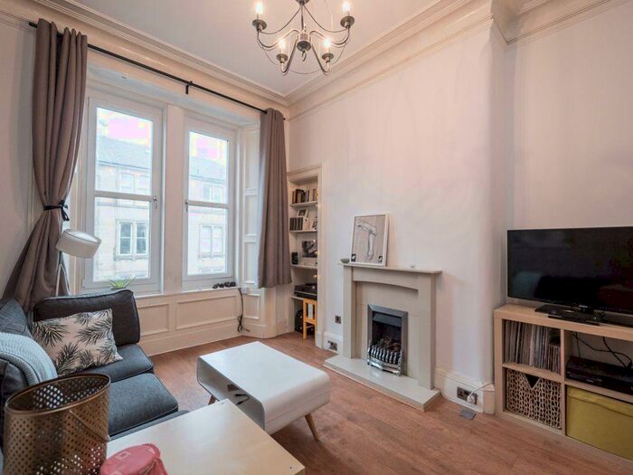 2 Bedroom Flat To Rent In Comely Bank Place, Comely Bank, EH4