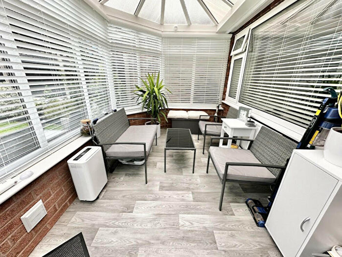 2 Bedroom Bungalow For Sale In Holts Lane, Poulton-Le-Fylde, FY6