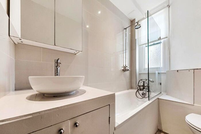1 Bedroom Flat To Rent In Prince Of Wales Mansions, Prince Of Wales Drive, London, SW11