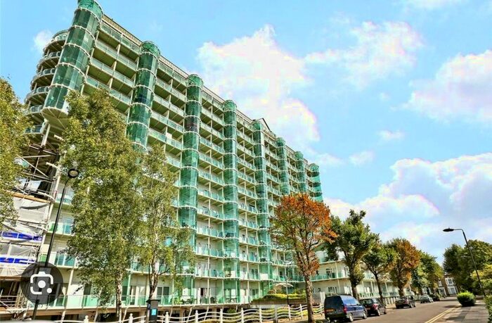 3 Bedroom Flat To Rent In Sydney Road, Enfield, EN2