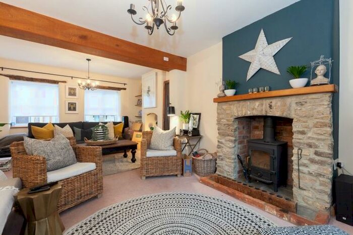 4 Bedroom Semi-Detached House To Rent In Besselsleigh, Abingdon, OX13