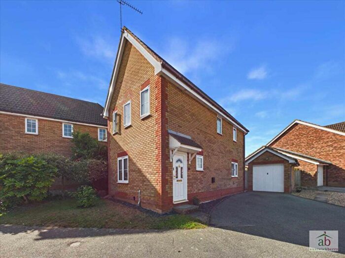 3 Bedroom Detached House For Sale In Bugbsy Way, Grange Farm, Kesgrave, IP5