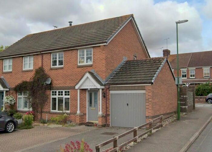 3 Bedroom End Of Terrace House To Rent In Penfolds Place, Arundel, BN18
