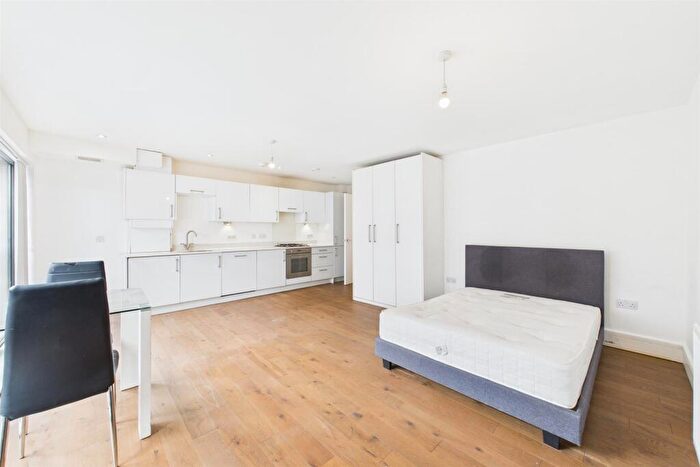 Apartment To Rent In Pechiney House, London, SL1