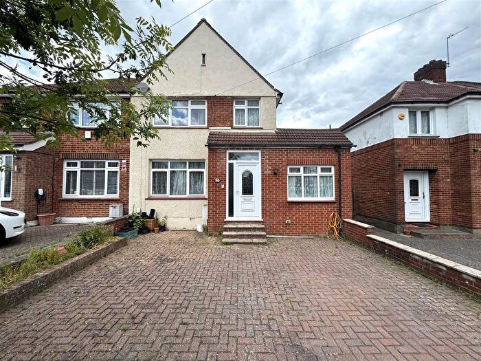 4 Bedroom Semi Detached House To Rent In Woodlands Avenue, Ruislip, HA4