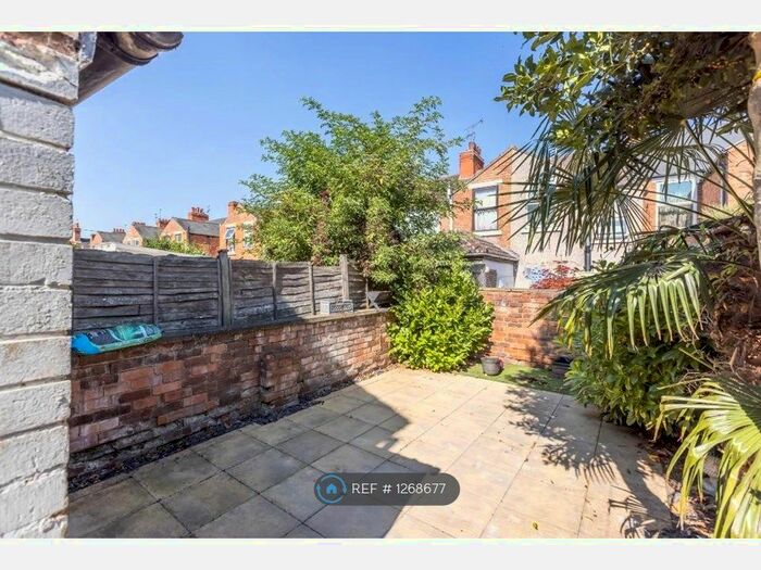 2 Bedroom Terraced House To Rent In Graham Road, Rugby CV21