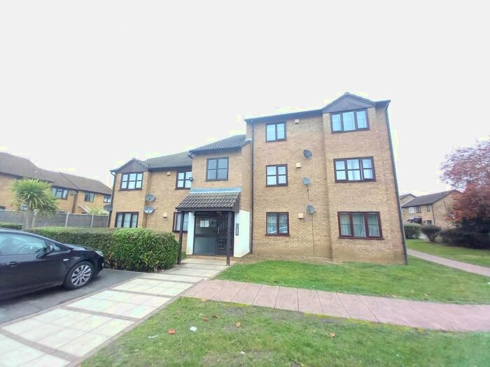 1 Bedroom Flat To Rent In Cooper Way, Slough SL1
