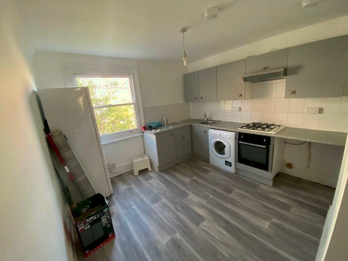 2 Bedroom Flat To Rent In Shore Place, London, E9