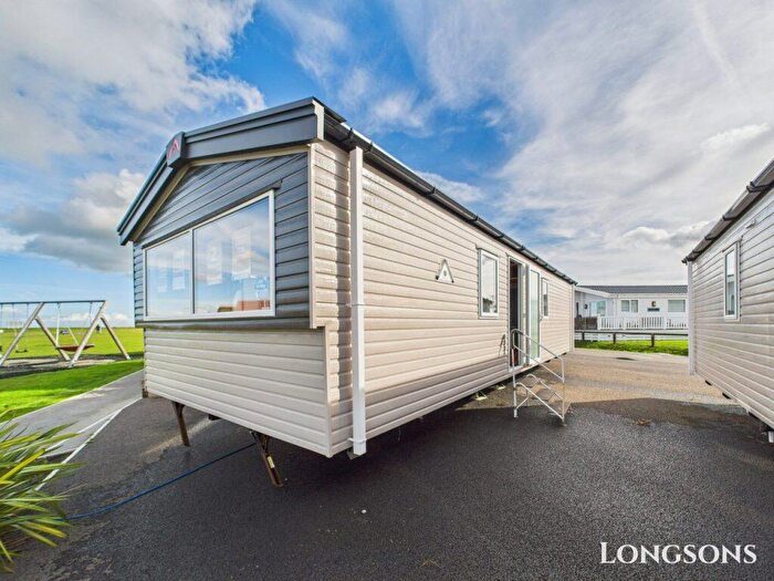 2 Bedroom Park Home For Sale In Seaview Holiday Park, CT5