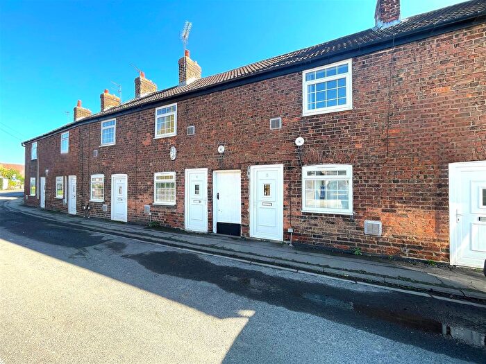 1 Bedroom Terraced House For Sale In Church Street, Church Fenton, LS24