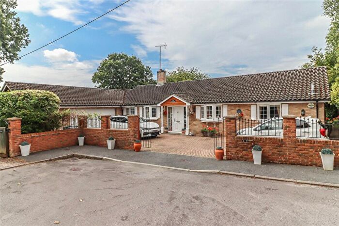 4 Bedroom Bungalow For Sale In Barncroft, Appleshaw, Andover, Hampshire, SP11
