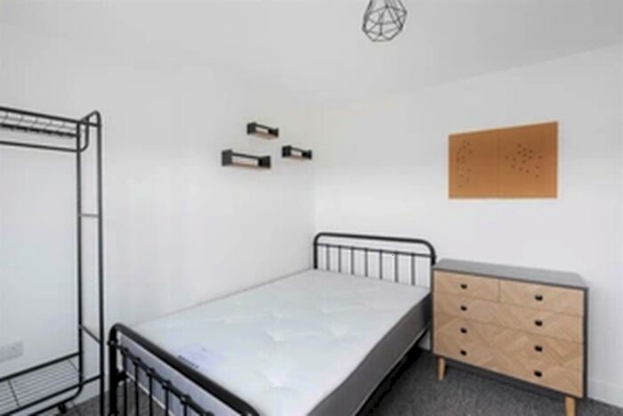 1 Bedroom House To Rent In Orpen Gardens, Bristol, BS7